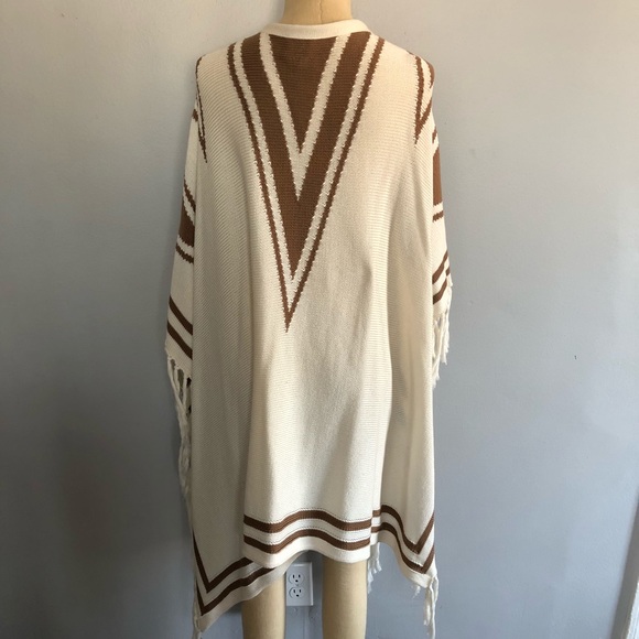 Haute Hippie | Oversized Knit Poncho - Picture 2 of 7